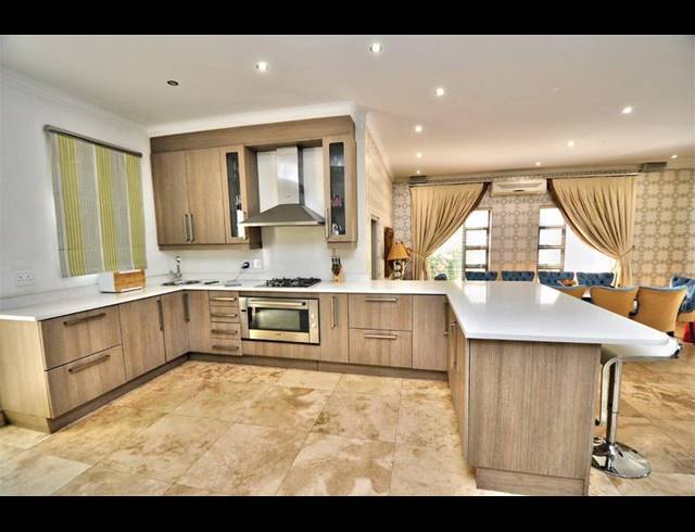 5 BEDROOM HOUSE FOR SALE IN NORTHERN ACRES